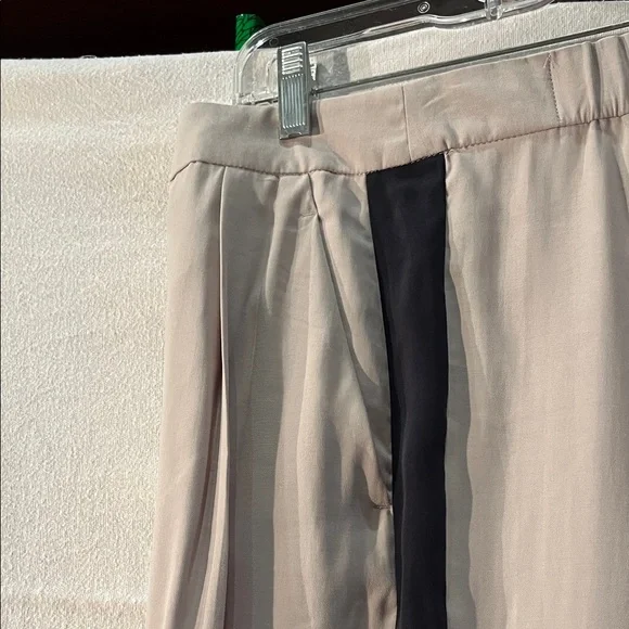 Zara Women's Beige Pants with Black Side Stripe - Picture 6 of 11